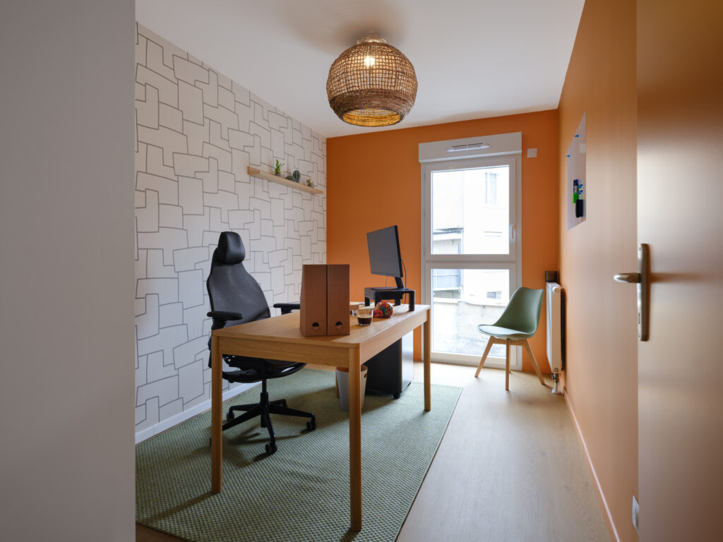 Bureau privé meublé pour 1 à 2 personnes au coworking Altata Work à Tours